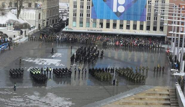 В Эстонии прошел военный парад в честь столетия республики. Фоторепортаж В Эстонии прошел военный парад в честь столетия республики. Фоторепортаж парад, фоторепортаж, эстония