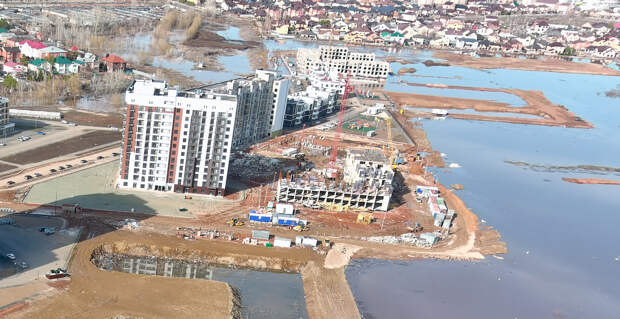 Кабмин Оренбургской области: построенная жителями дамба сдержала воду от паводка