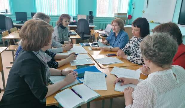 Педагогические кадры школы. Педагогический класс. Педагогический класс в школе. Учебно-воспитательная комиссия. Информация об учебном заведении.