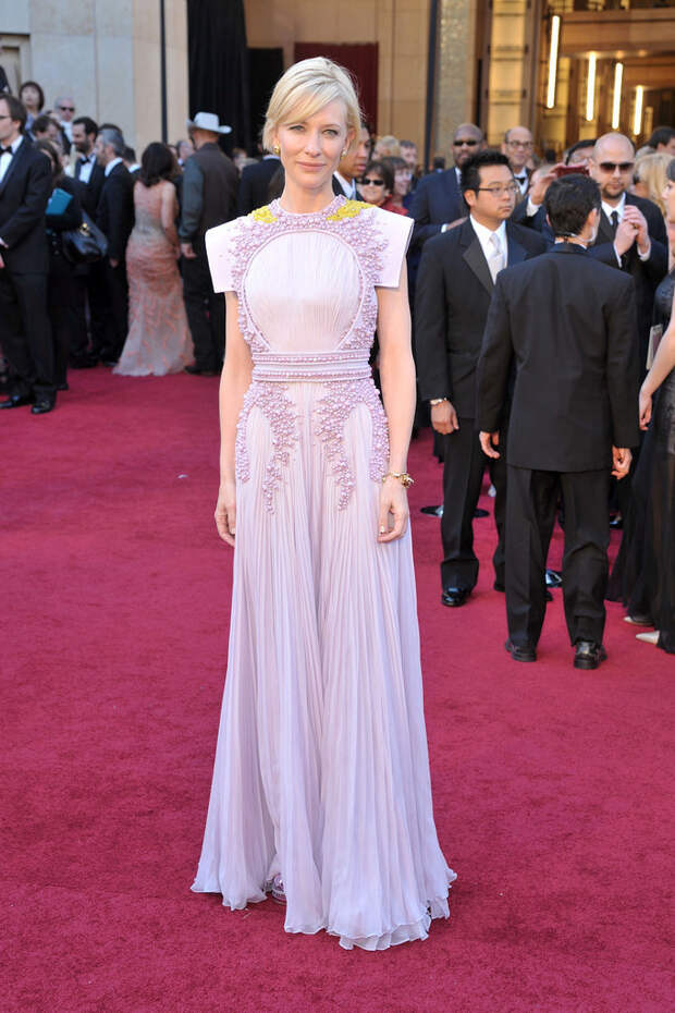 Церемония вручения премии «Оскар». 2011 г. Платье Givenchy.