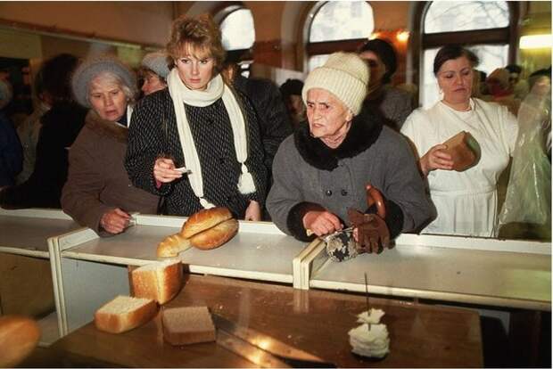 1991. Москва. Длинные очереди за хлебом