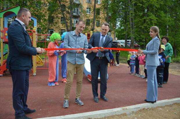 В городе Бологое появилась новая детская площадка