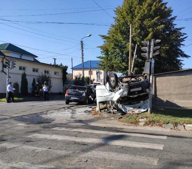 Восемь человек доставлены в больницу после ДТП в Нальчике