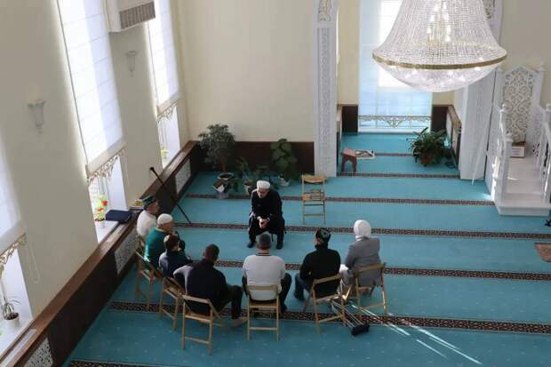 «Там неверующих нет»: в Пестрецах прошла встреча ветеранов СВО с имамом