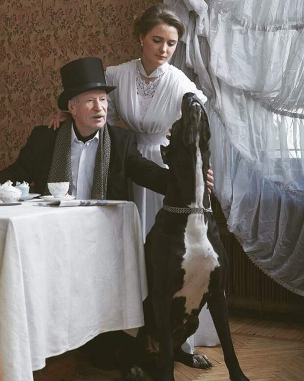 85-летний актер Иван Краско и его молодая жена снялись в ретро-фотосессии