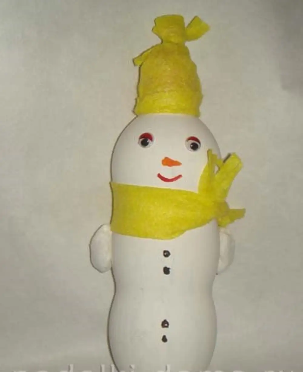 Елочная игрушка Снеговик из бутылок