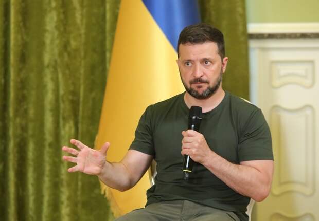 В беседе с Le Monde президент Украины Владимир Зеленский не исключил проведения референдума в стране об условиях окончания конфликта с Россией.-2
