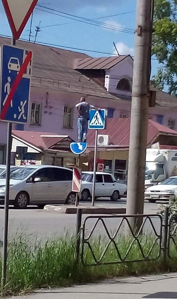 Странность людей на улицах просто зашкаливает Странность людей на улицах просто зашкаливает дурдом, прикол, психи, психушка, юмор