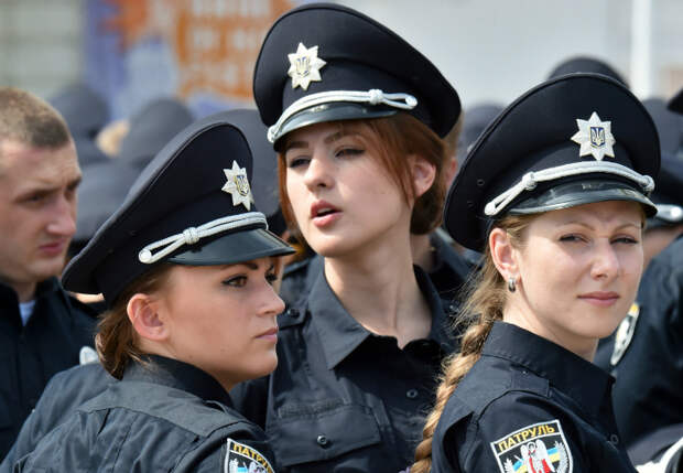 Арестуй меня немедленно! Самые милые девушки-полицейские со всего мира