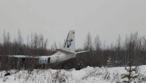 Ан-24 вынужденно прервал взлёт и выкатился за пределы полосы в Хабаровском крае