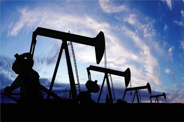 Нефть подорожала почти на доллар на фоне беспокойства о сокращении поставок