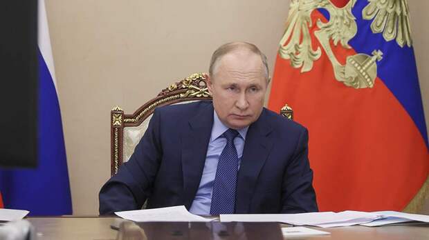 Путин ударил кулаком по столу во время обсуждения условий работы шахтеров