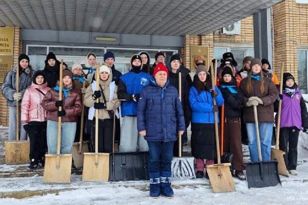В Котовске прошёл массовый воскресник после рекордного снегопада