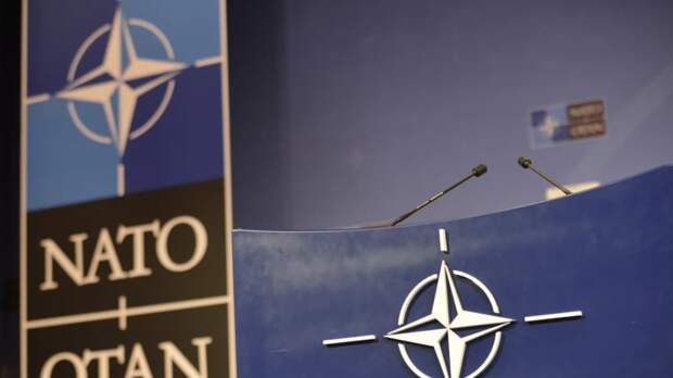 Столтенберг: НАТО не видит военных угроз со стороны России