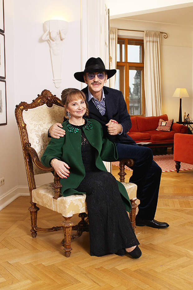 Сергей боярский фото с женой и детьми фото