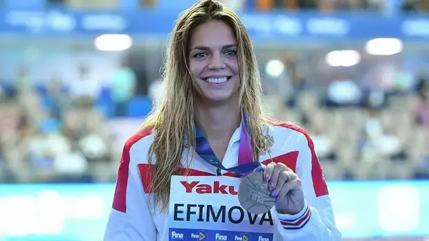 Ефимова пошутила о выступлении под нейтральным флагом в социальных сетях