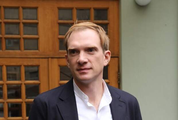 «Я долго не мог позвонить маме»: трагедия, разрыв с МХТ и эмиграция 42-летнего Андрея Бурковского