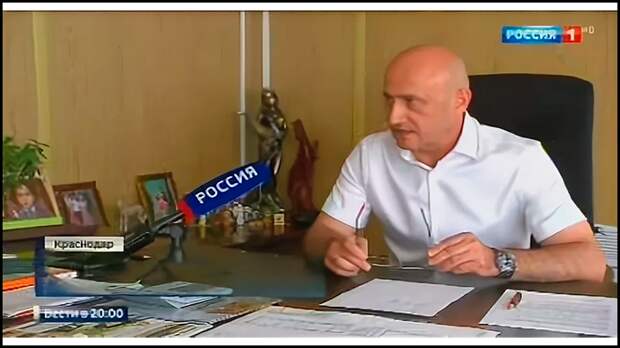 Утверждалось, что за "наездом" на судью стоят конкуренты её супруга Роберта Утверждалось, что за "наездом" на судью стоят конкуренты её супруга Роберта