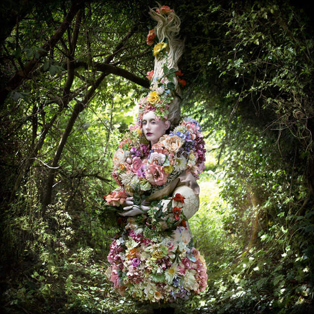 Цветочница. Автор: Kirsty Mitchell. Цветочница. Автор: Kirsty Mitchell.