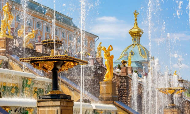 Большой каскад в Петергофе.