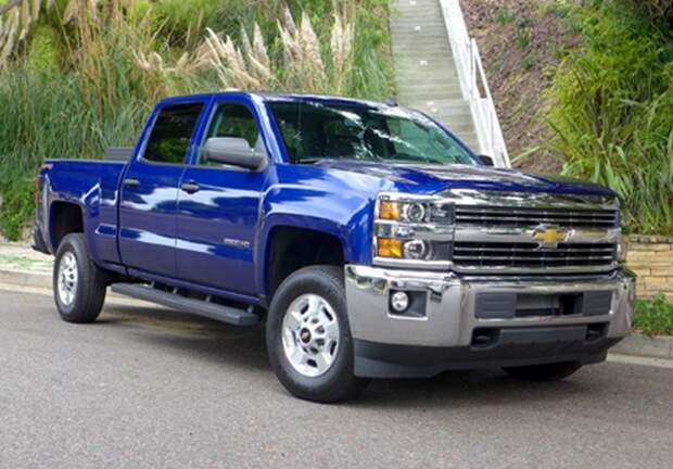 Автомобиль Chevrolet Silverado.