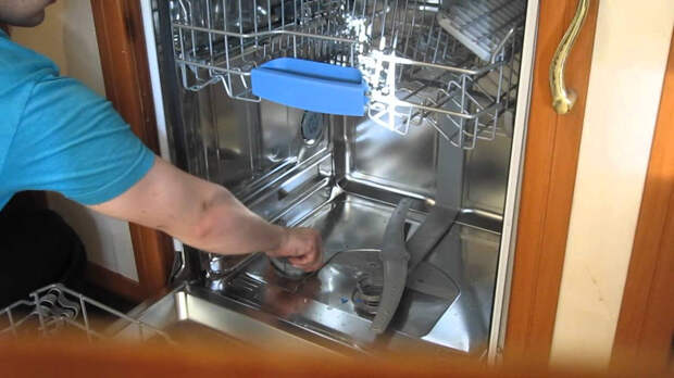 Чистим посудомоечную машину без магазинной химии