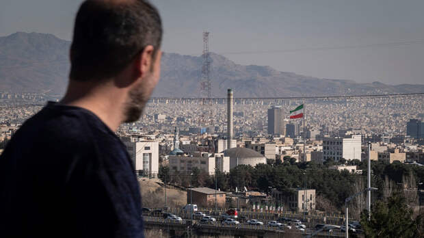 В Иране призвали молодёжь встать в «живую цепь» вокруг электростанций