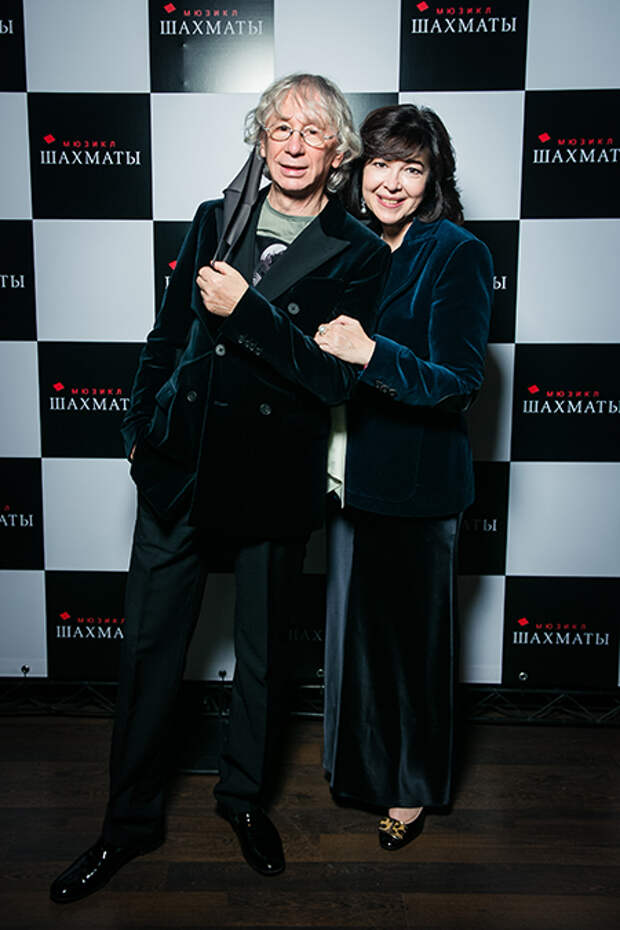 Ольга Бузова с мамой, Филипп Киркоров, Анатолий Карпов и другие на премьере мюзикла "Шахматы"