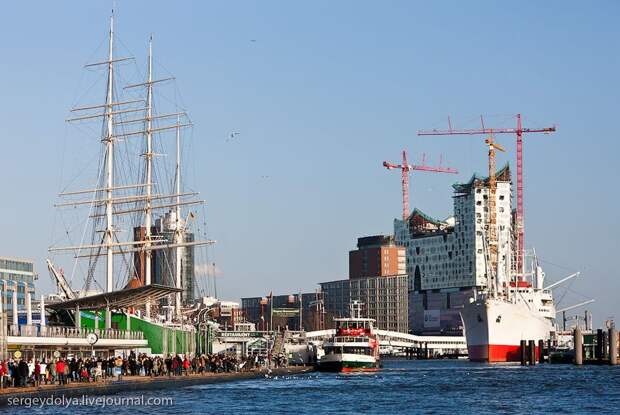 Гамбург: порты, улицы и бордели (26 фото)
