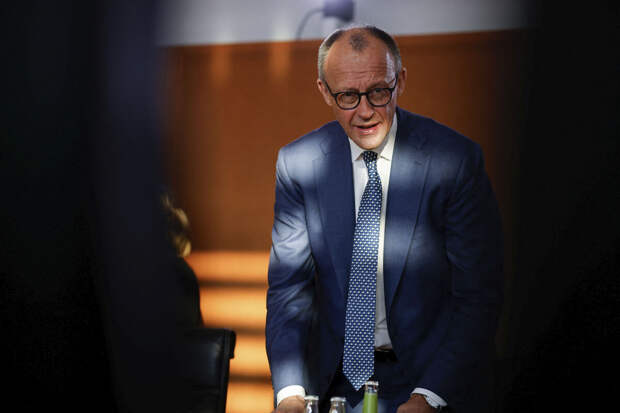 Мерц поздравил главу оппозиции Венгрии Мадьяра с победой на выборах в парламент