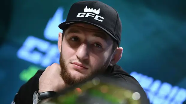 Уланбеков победил Насименто раздельным решением судей UFC 267