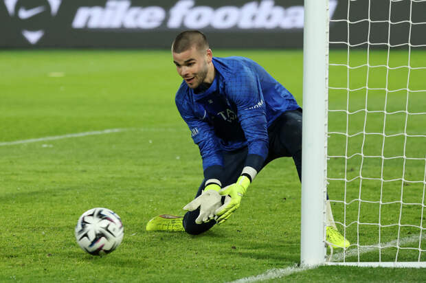 Конкурент Сафонова задумался об уходе из ПСЖ