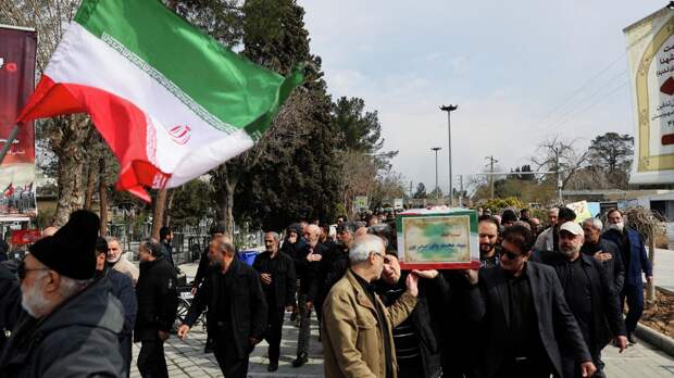 "Курды вторгнутся". Трамп придумал, как сокрушить Иран чужими руками