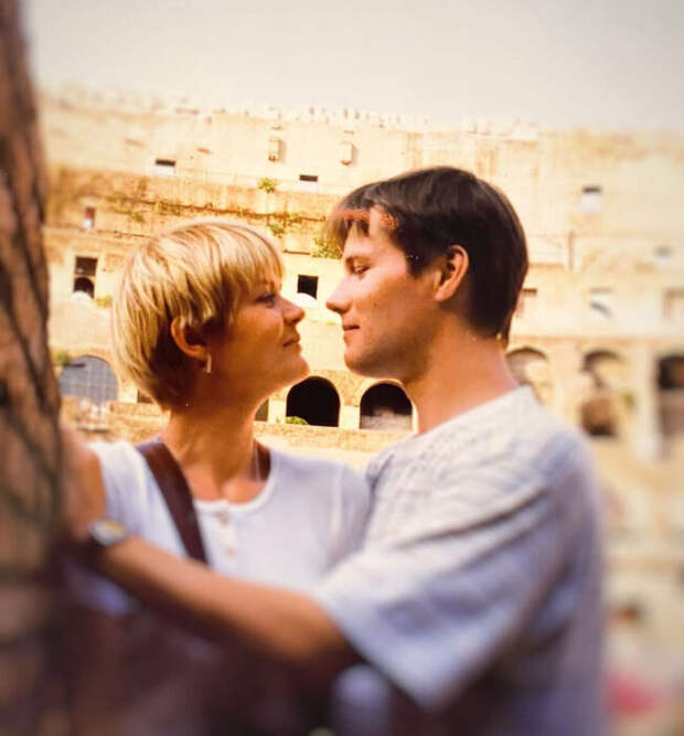 «Я была просто раздавлена»: Юлия Меньшова пережила удар после ухода мамы, а теперь столкнулась с предательством мужа?