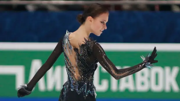 Щербакова упала с четверного флипа в произвольной программе на чемпионате России