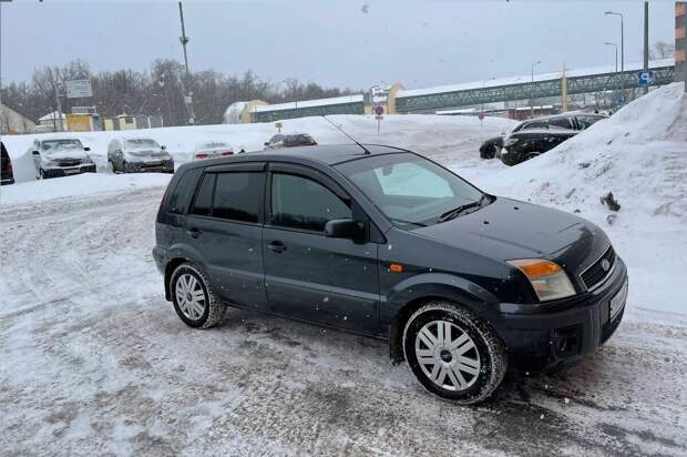 Два семейных автомобиля с пробегом, которые сохранят ваш семейный бюджет
