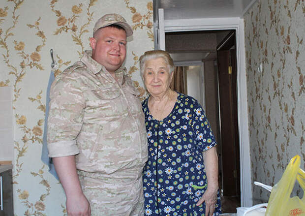 Российские военнослужащие навестили ветеранов ВВС в Киргизии