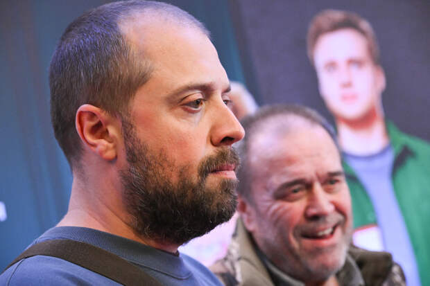 Звезда сериала «Интерны» стал многодетным отцом