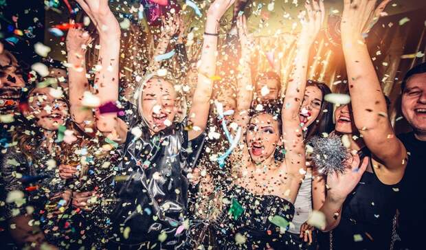 Банкет после роста тарифов: энергокомпании тратят миллионы на новогодние торжества