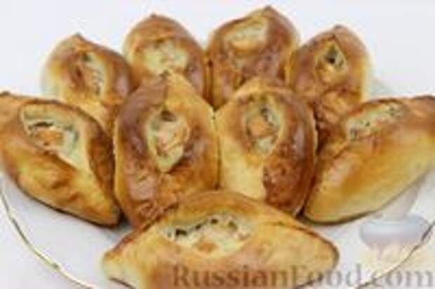 Фото к рецепту: Расстегаи с рыбой и рисом