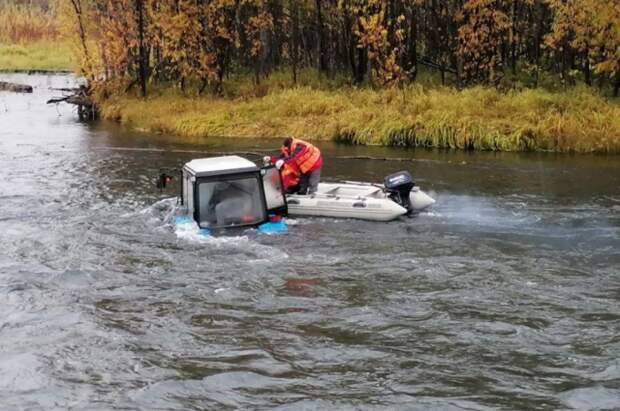 На Камчатке спасен мужчина, пытавшийся пересечь реку на тракторе