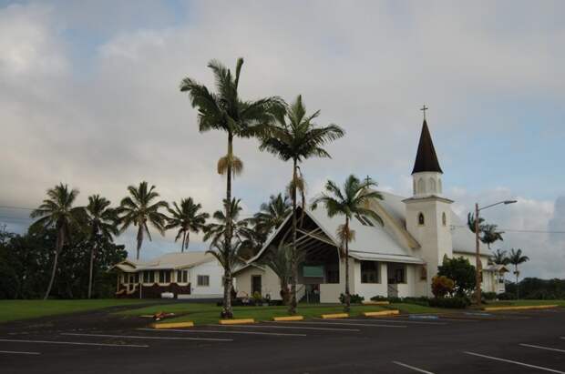 Скромная гавайская церковь америка, вулканы, гавайи, пейзажи, природа, путешествия