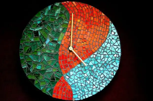 Часы с мозаикой