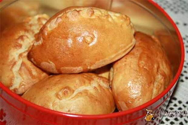 кулебяки с квашеной капустой и грибами