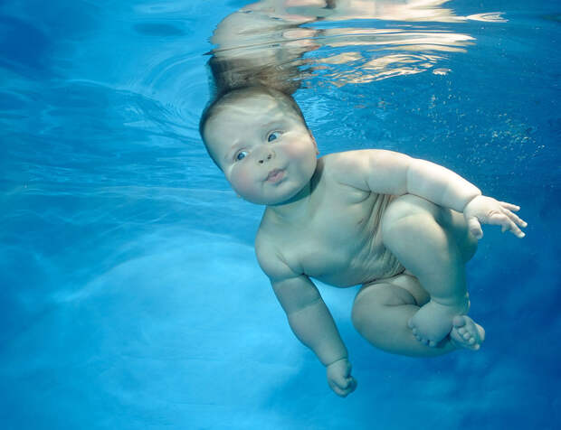 mladenu1 Плавающие под водой младенцы