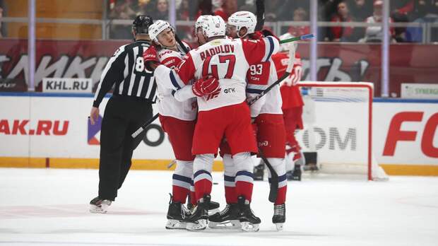 «Локомотив» в овертайме сломил сопротивление «Спартака» в 3-м матче серии Кубка Гагарина