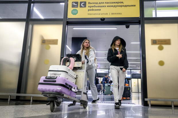 Почти четыре тысячи российских туристов уже вывезли с Ближнего Востока