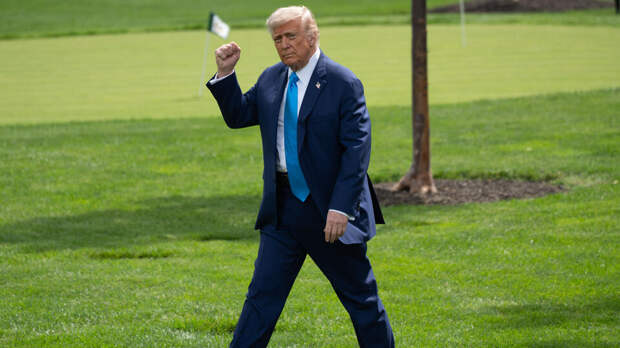 Axios: Трамп окончательно одобрил удар по Ирану в своем гольф-клубе