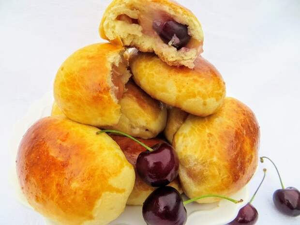 Пирожки с черешней в духовке еда, выпечка, пирожок, вкусно, готовка, рецепт, длиннопост, другая кухня, ягода, видео
