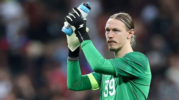 Сафонов пошутил о единственной позиции в сборной России без конкуренции — Карпин ответил